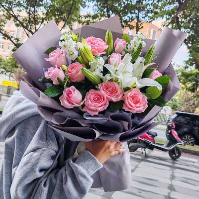 德阳11朵戴安娜粉玫瑰百合，与你一起追逐梦想